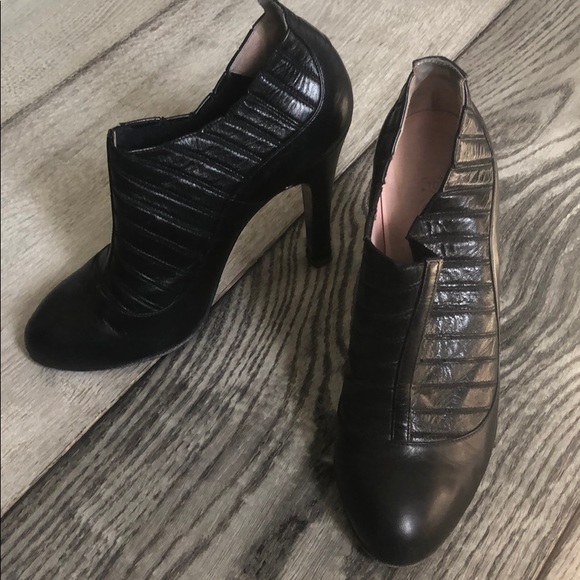 ladies leather ankle boots